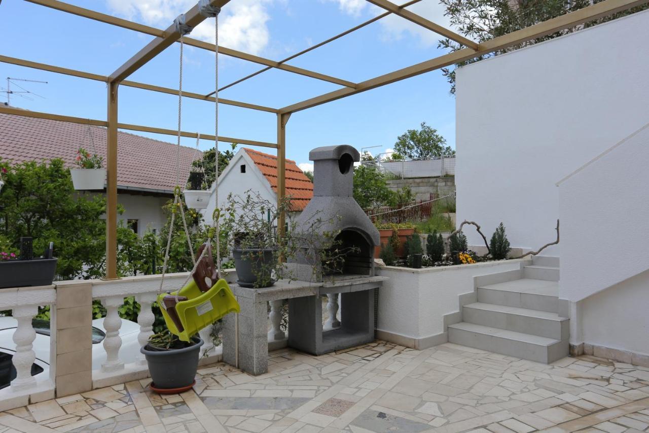 Apartments With A Parking Space Mastrinka, Ciovo - 4324 Trogir Exterior foto